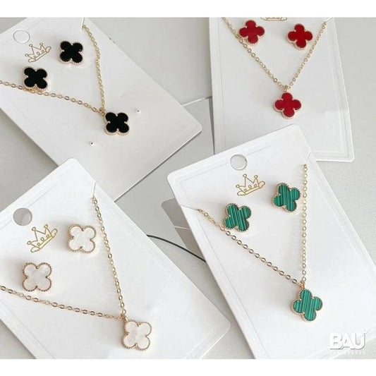 Clover necklace set