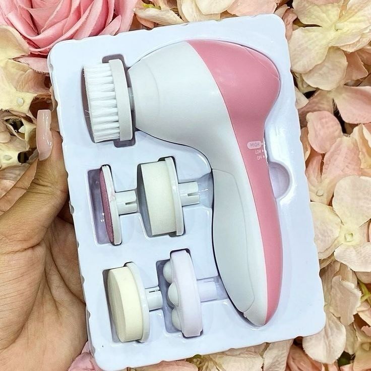 Facial brush