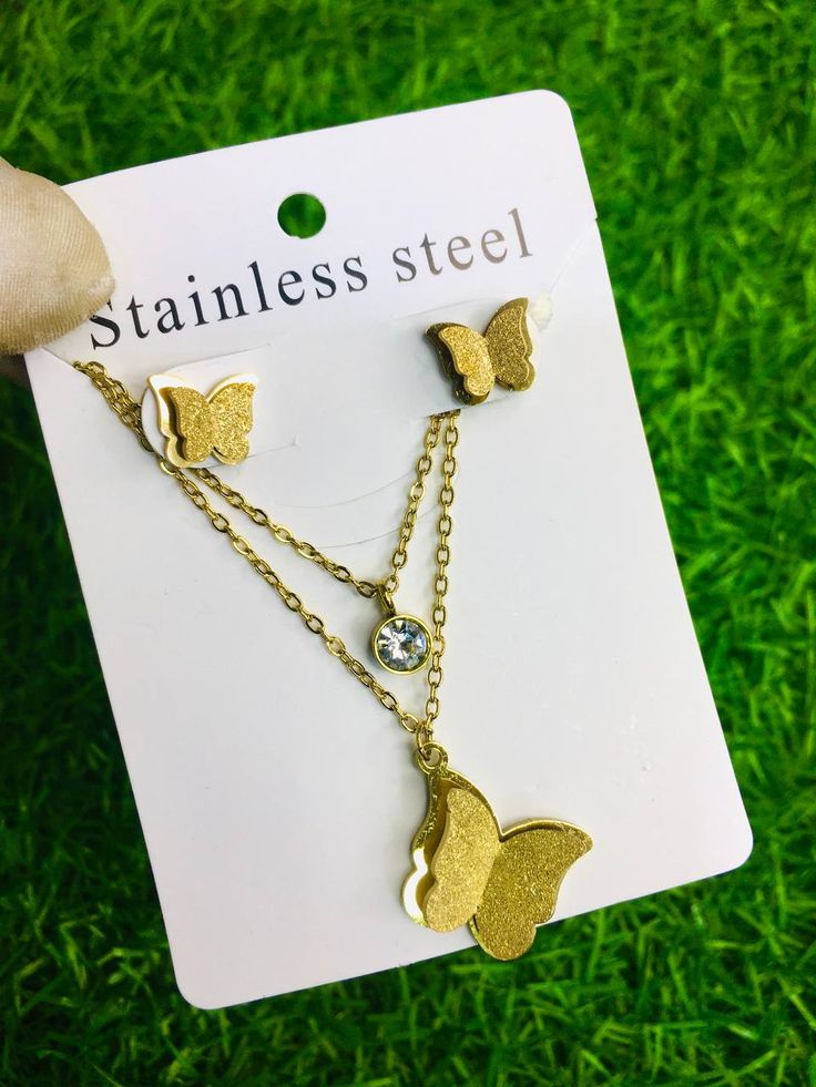 Betterfly necklace set